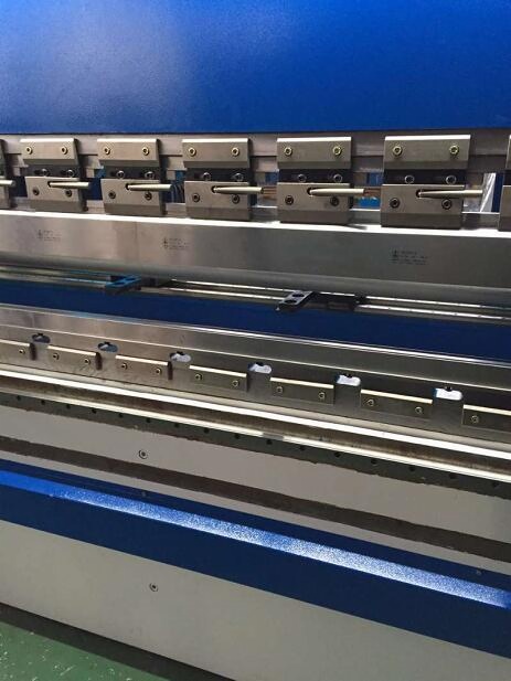 TZM series CNC Press Brake 2X130T4000